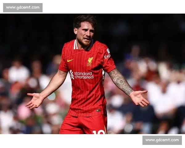 麦卡利斯特揭秘欧冠冲突！登贝莱穿裆嘲讽险酿大祸