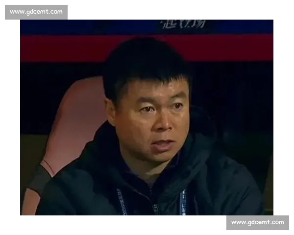 尴尬！前国脚之子留洋三年 0 球 0 助攻，回国无人问津转行娱乐圈