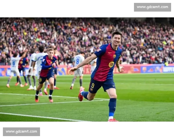 莱万创巴萨生涯收入新高！税后 1600 万欧元 + 双冠奖金成巅峰赛季