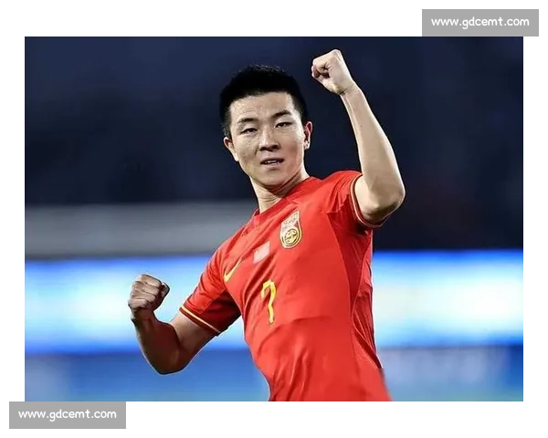 足协认错！VAR 误判偷走浙江 2 分，陶强龙争议动作成焦点，主帅激动挥拳眼镜飞落