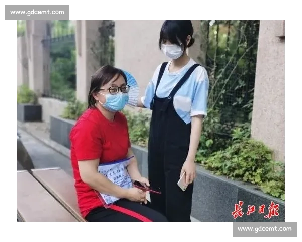 武汉教师史璠三度折桂亚锦赛，国际赛场诠释「力与美」的双重人生